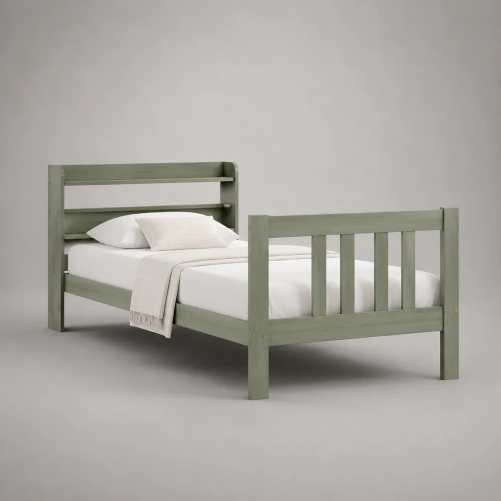 Letto singolo 90x200 cm struttura in legno massello di pino verniciato verde salvia con testiera e pediera a doghe rete a doghe in legno dimensioni 208x98x100 cm